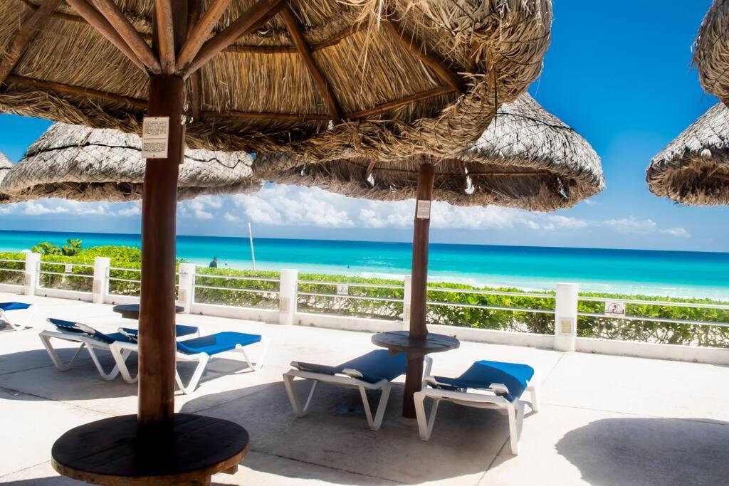 Ocean Front Villa Marlin, Best Location In Hotel Zone #109 Cancún Exteriör bild