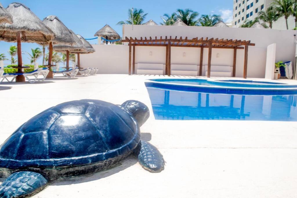 Ocean Front Villa Marlin, Best Location In Hotel Zone #109 Cancún Exteriör bild