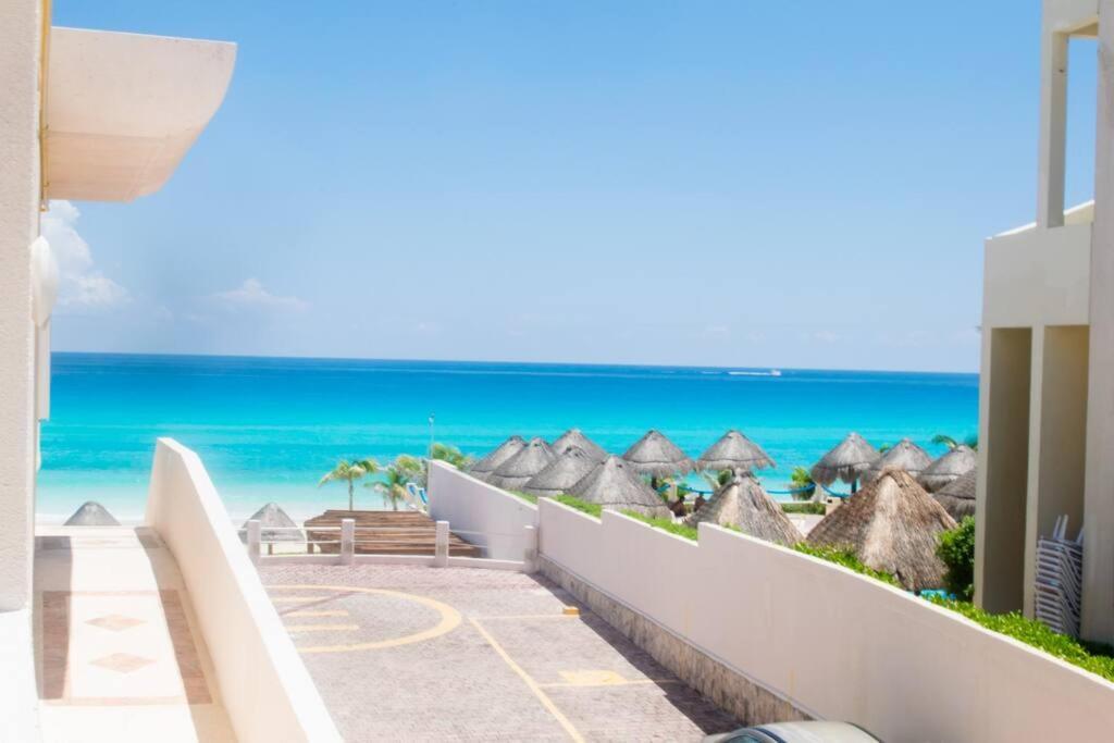 Ocean Front Villa Marlin, Best Location In Hotel Zone #109 Cancún Exteriör bild