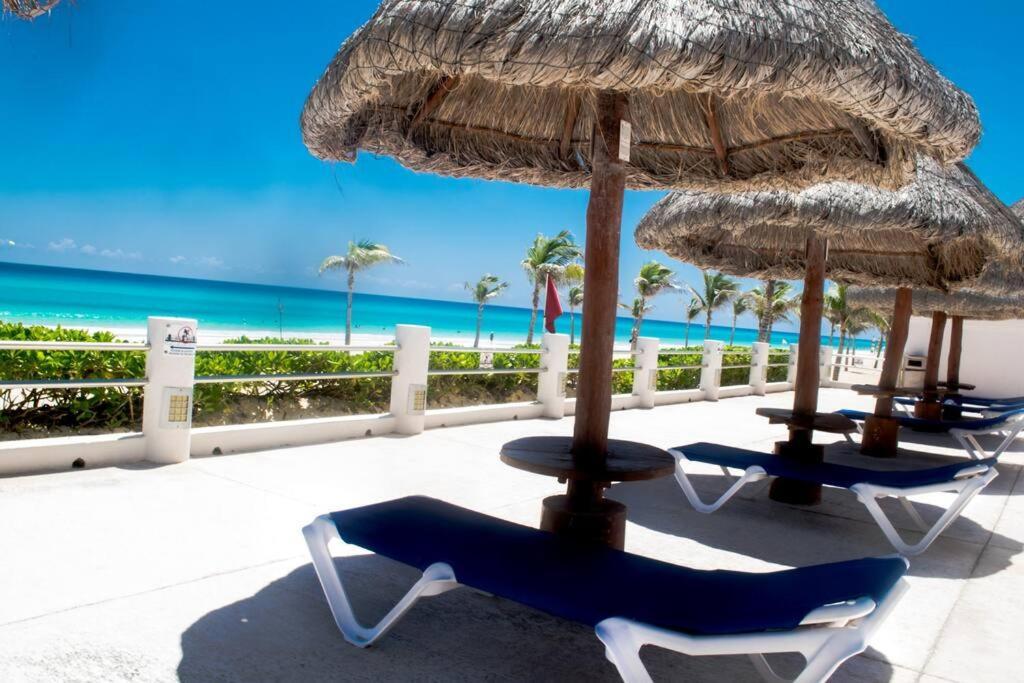 Ocean Front Villa Marlin, Best Location In Hotel Zone #109 Cancún Exteriör bild